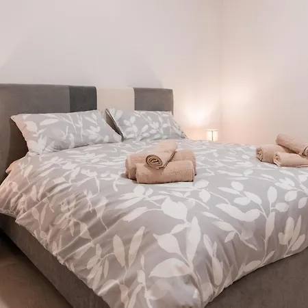 Al Porto, Luxury *